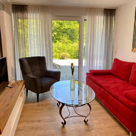 Haus Maria - Naturpark Rhein-westerwald * Isenburg